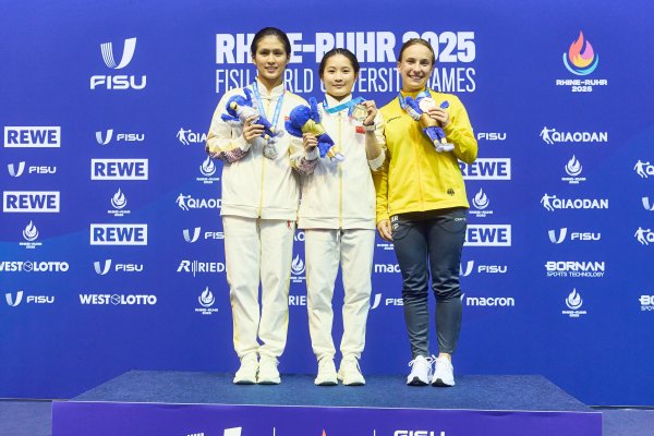 郑州配资网在线登录 莱茵-鲁尔大运会中国队包揽跳水女子个人3米板金银牌